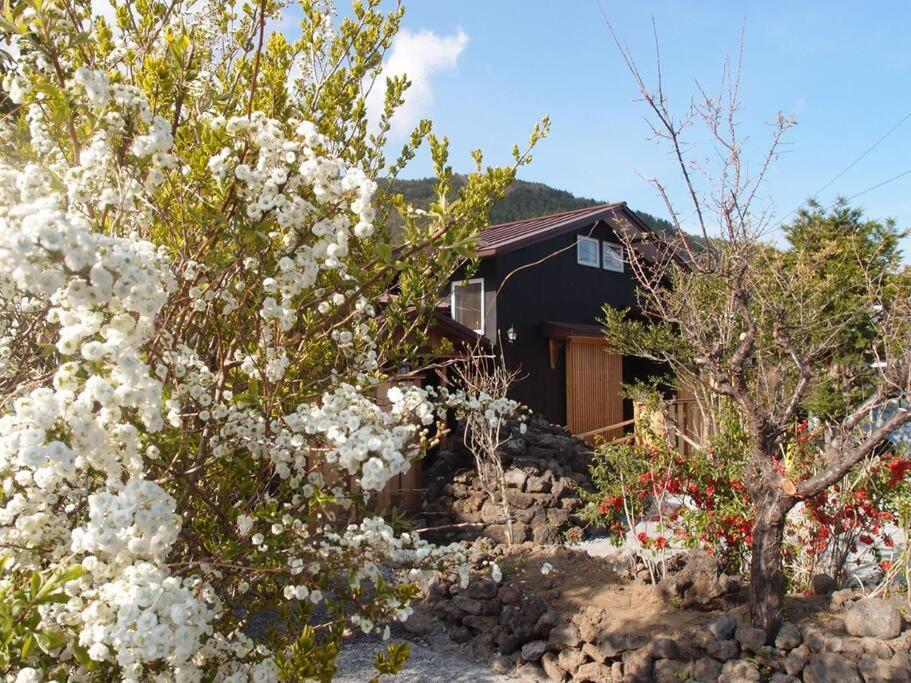 Villa つるば舎 Fujiyoshida Exterior foto